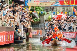 苏亚雷斯半场数据：1次射正8次丢失球权，评分6.8